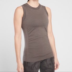 Athleta Foresthill Ascent Seamless Tank in Coffee Size Small